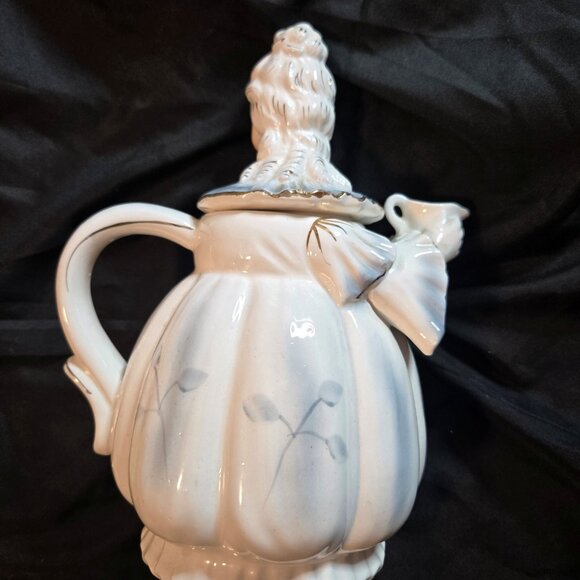 Vintage (1950s) LIPPER & MANN Porcelain Colonial Figural Lady Musical Teapot - Picture 2 of 12